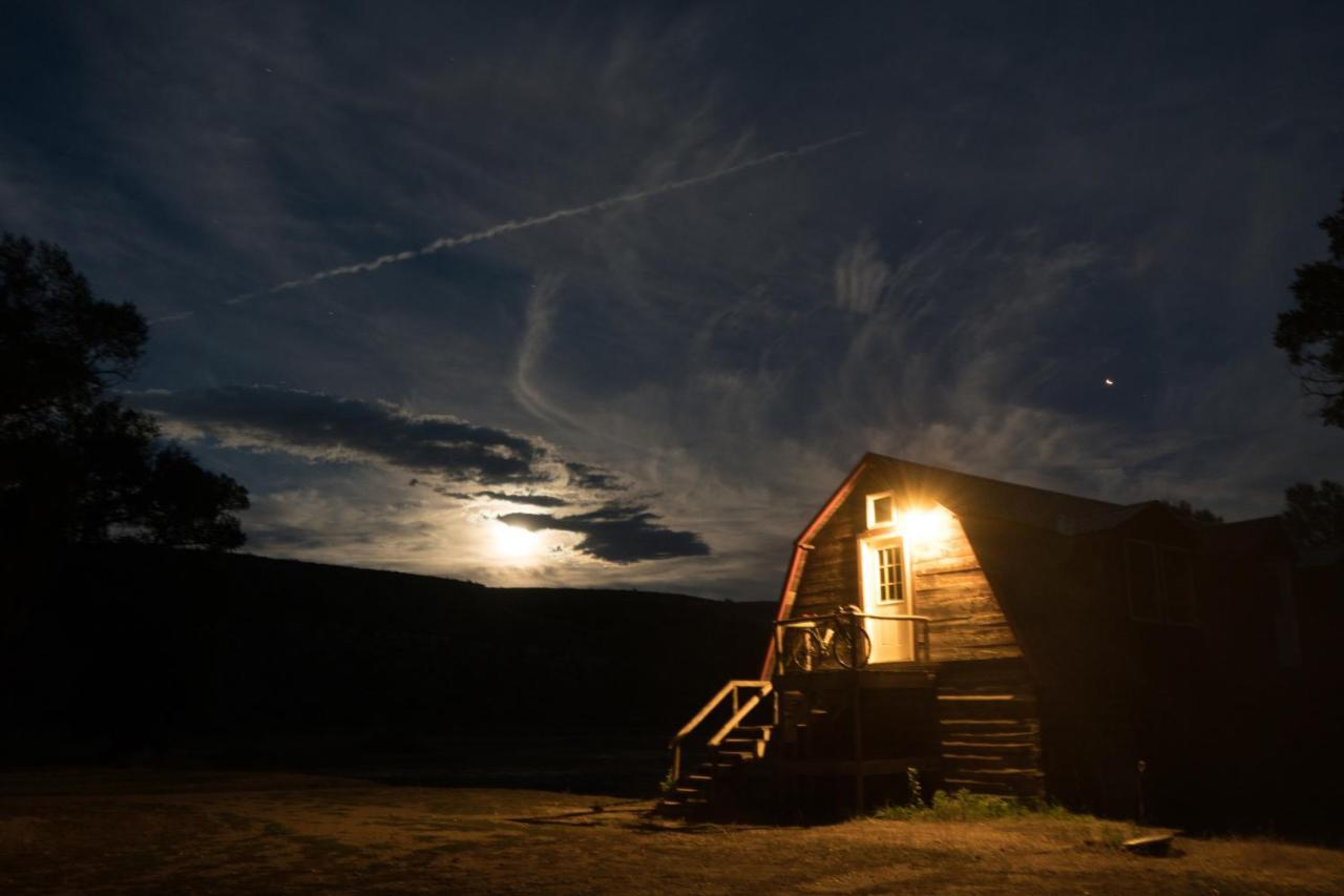 Savery Aubin Sky Lodging At The Yl Ranch מראה חיצוני תמונה