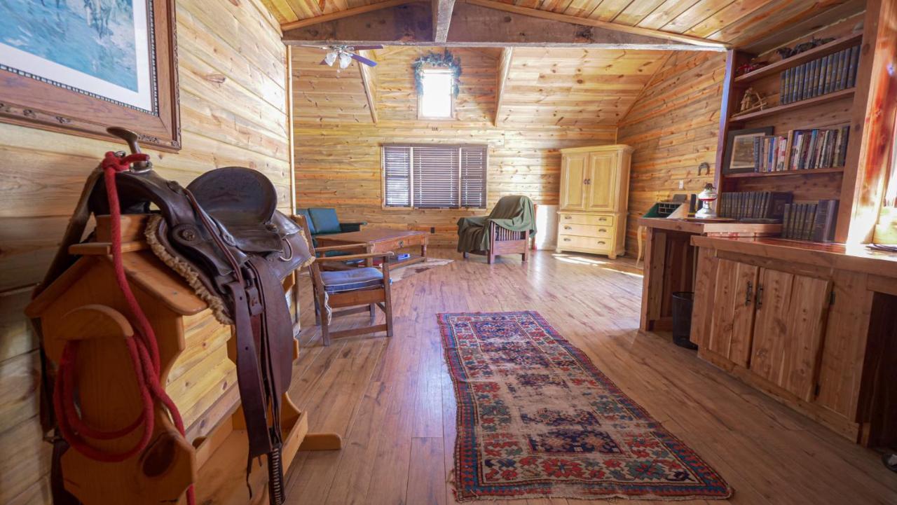 Savery Aubin Sky Lodging At The Yl Ranch מראה חיצוני תמונה